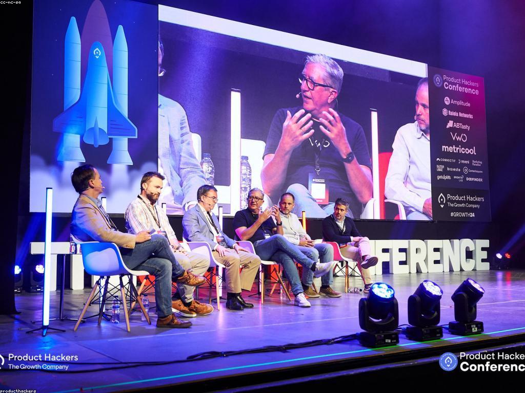 បច្ចេកទេសនិងយុទ្ធសាស្ត្រនៅក្នុងពិភពឌីជីថ尔