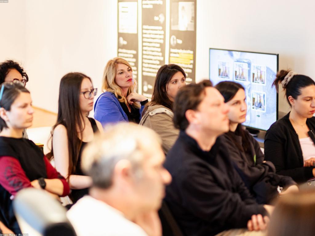 បច្ចេកទេសនិងយុទ្ធសាស្ត្រនៅក្នុងពិភពឌីជីថ尔